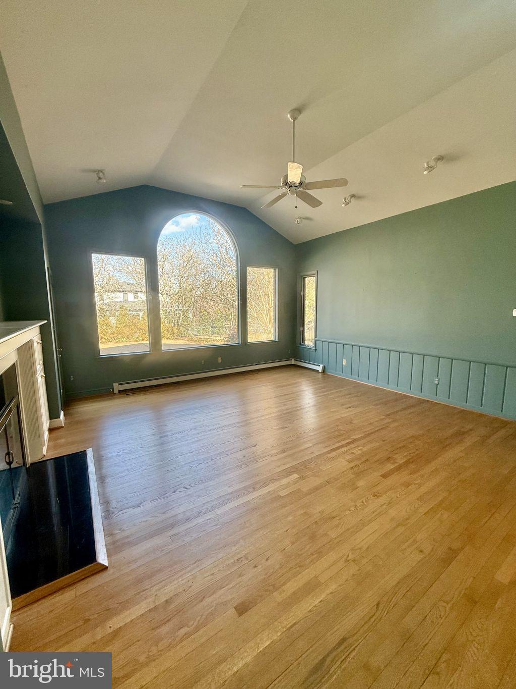 WOODSIDE ESTATES - Residential