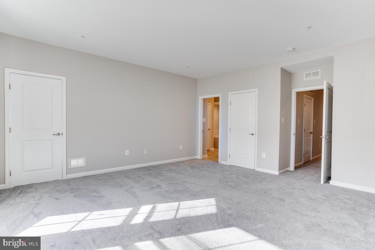 TOWN CENTER COMMONS - Residential