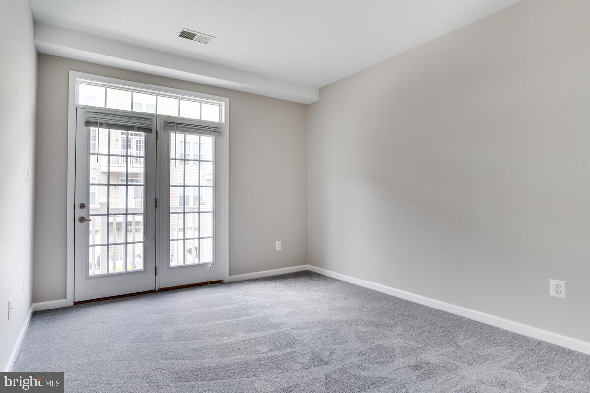 TOWN CENTER COMMONS - Residential