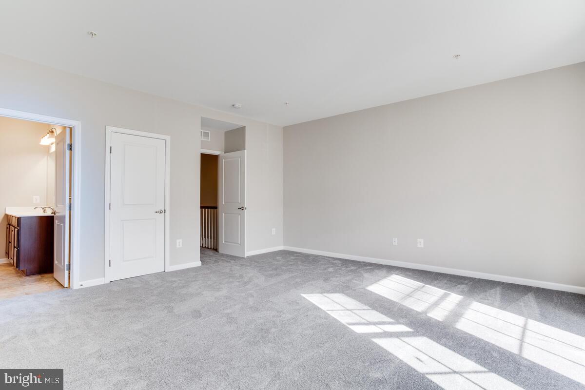 TOWN CENTER COMMONS - Residential