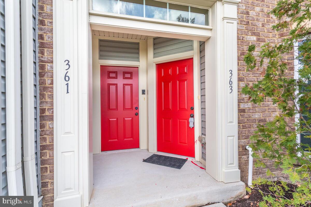 TOWN CENTER COMMONS - Residential