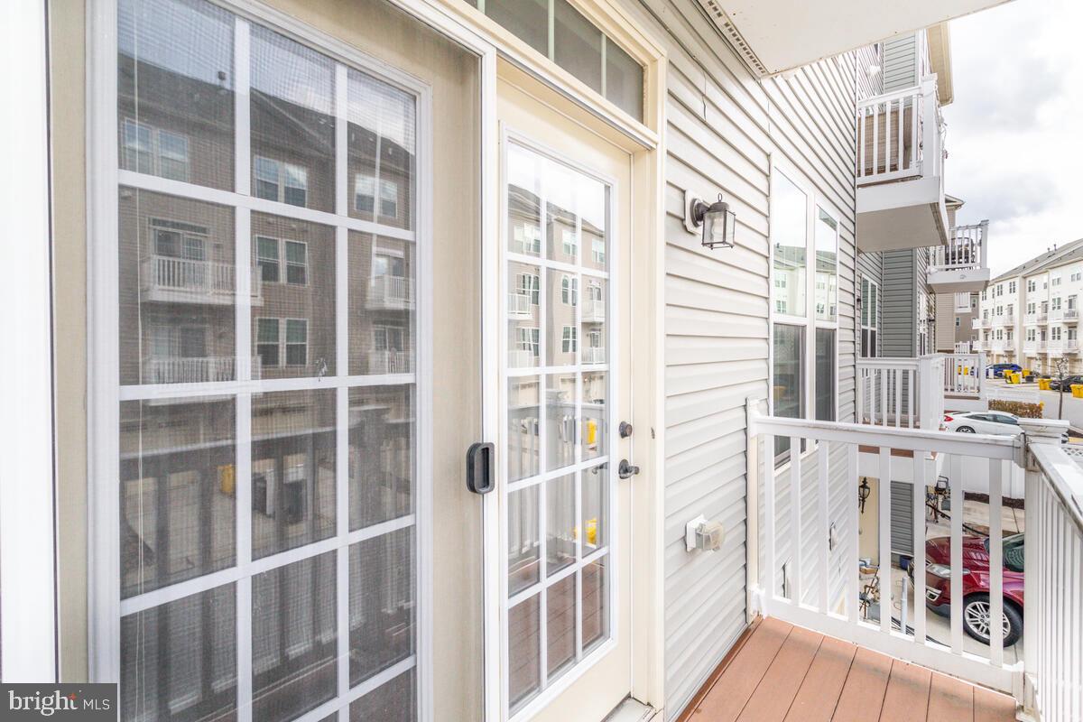 TOWN CENTER COMMONS - Residential