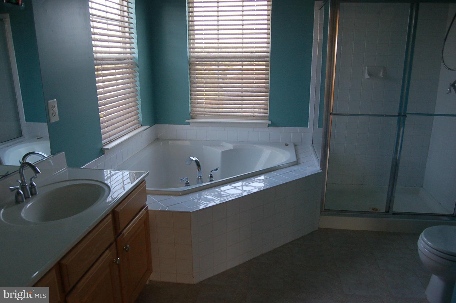 APPLE GROVE - Residential Lease