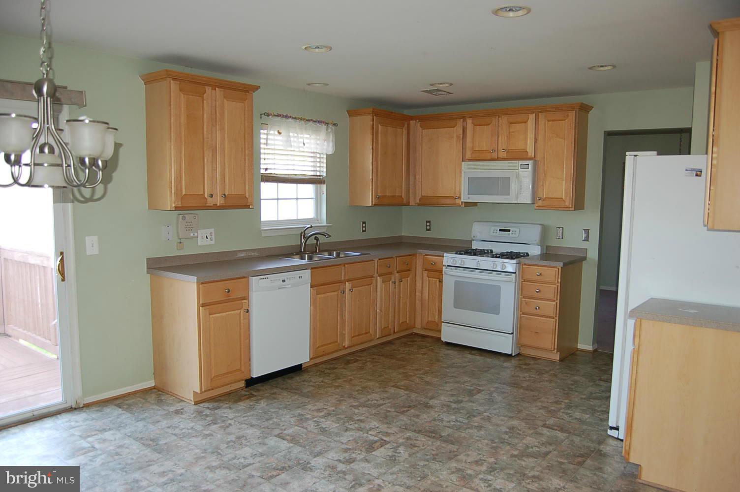 APPLE GROVE - Residential Lease