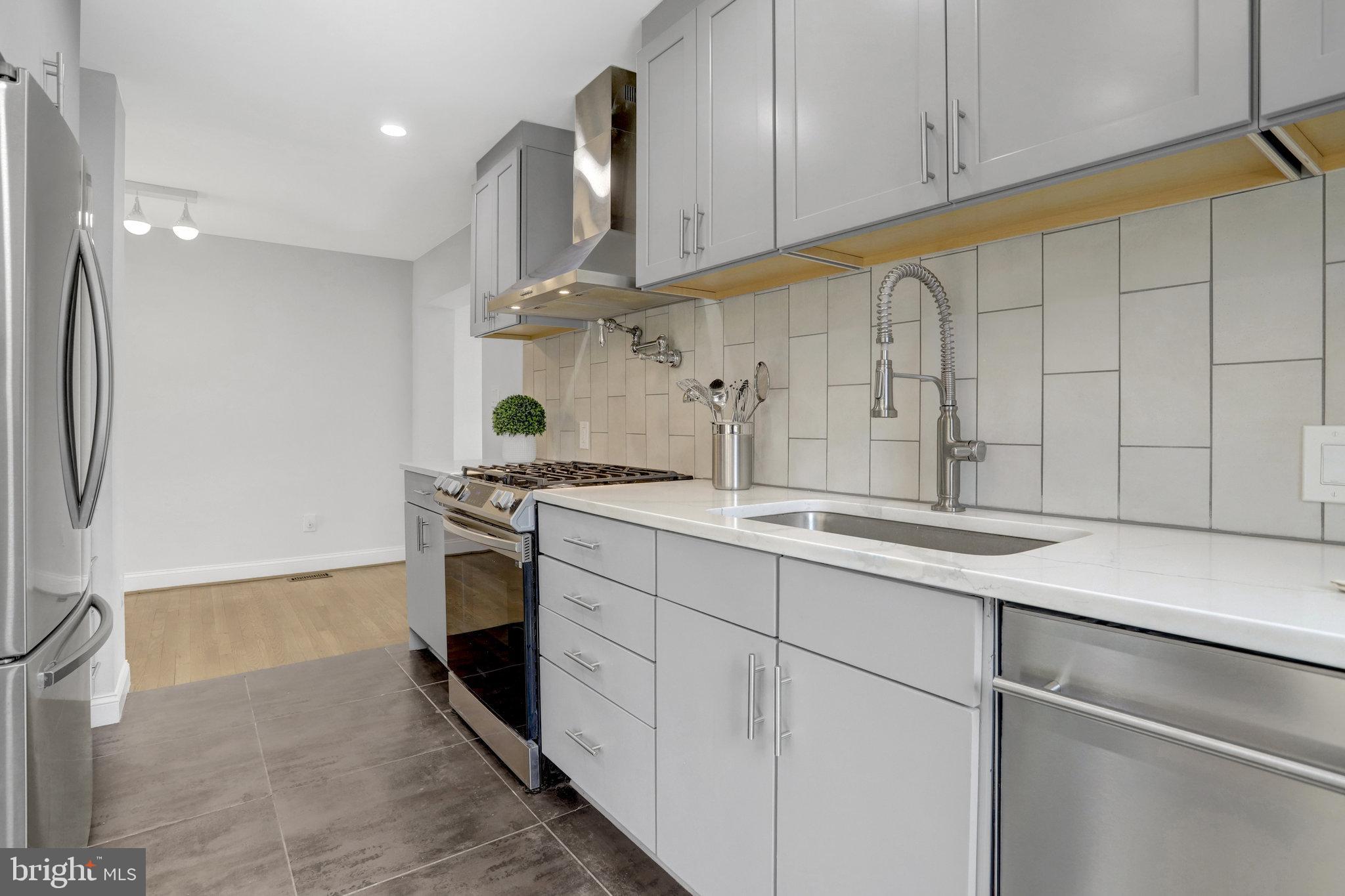 MT VERNON WOODS - Residential Lease