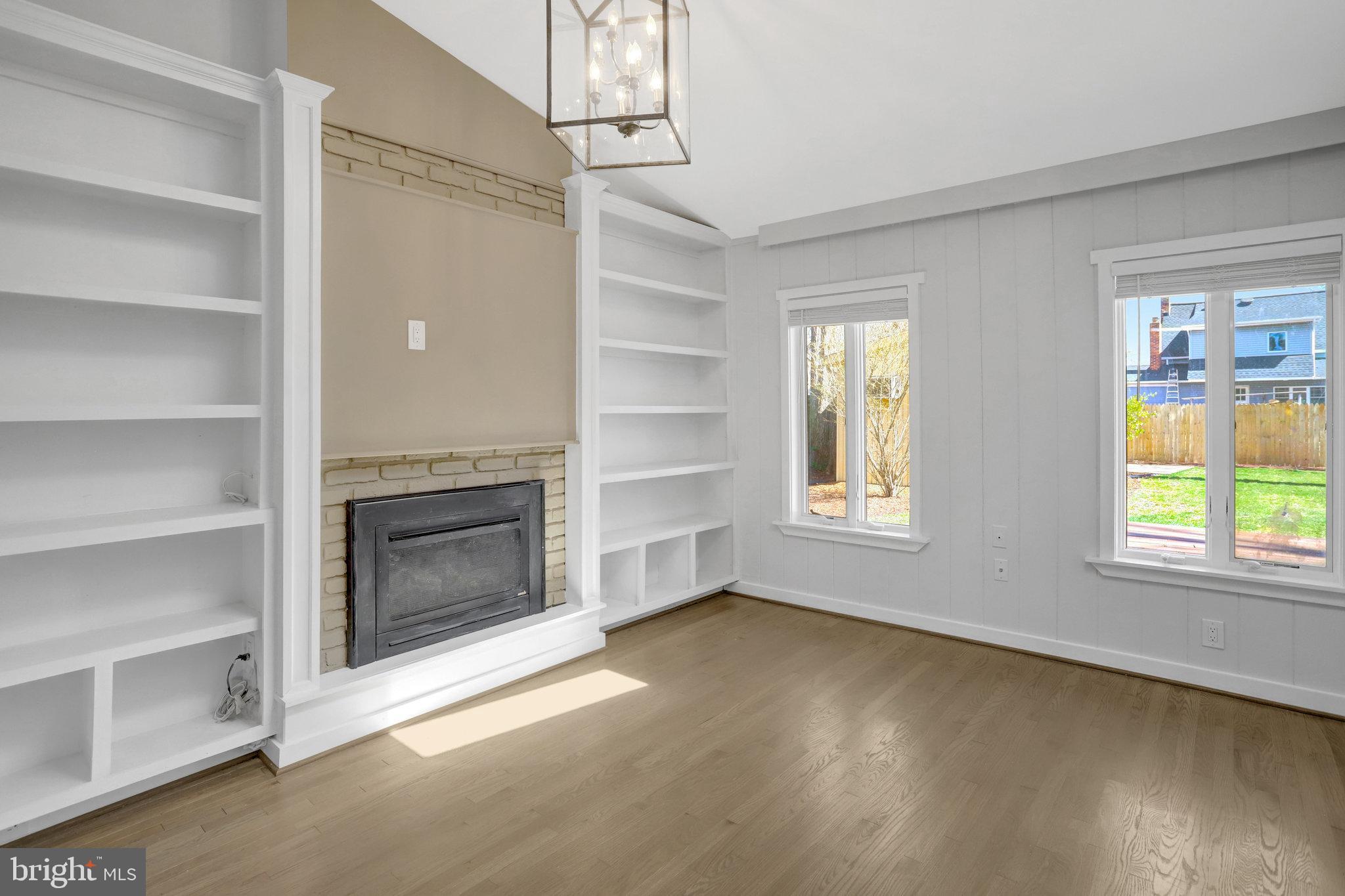 MT VERNON WOODS - Residential Lease