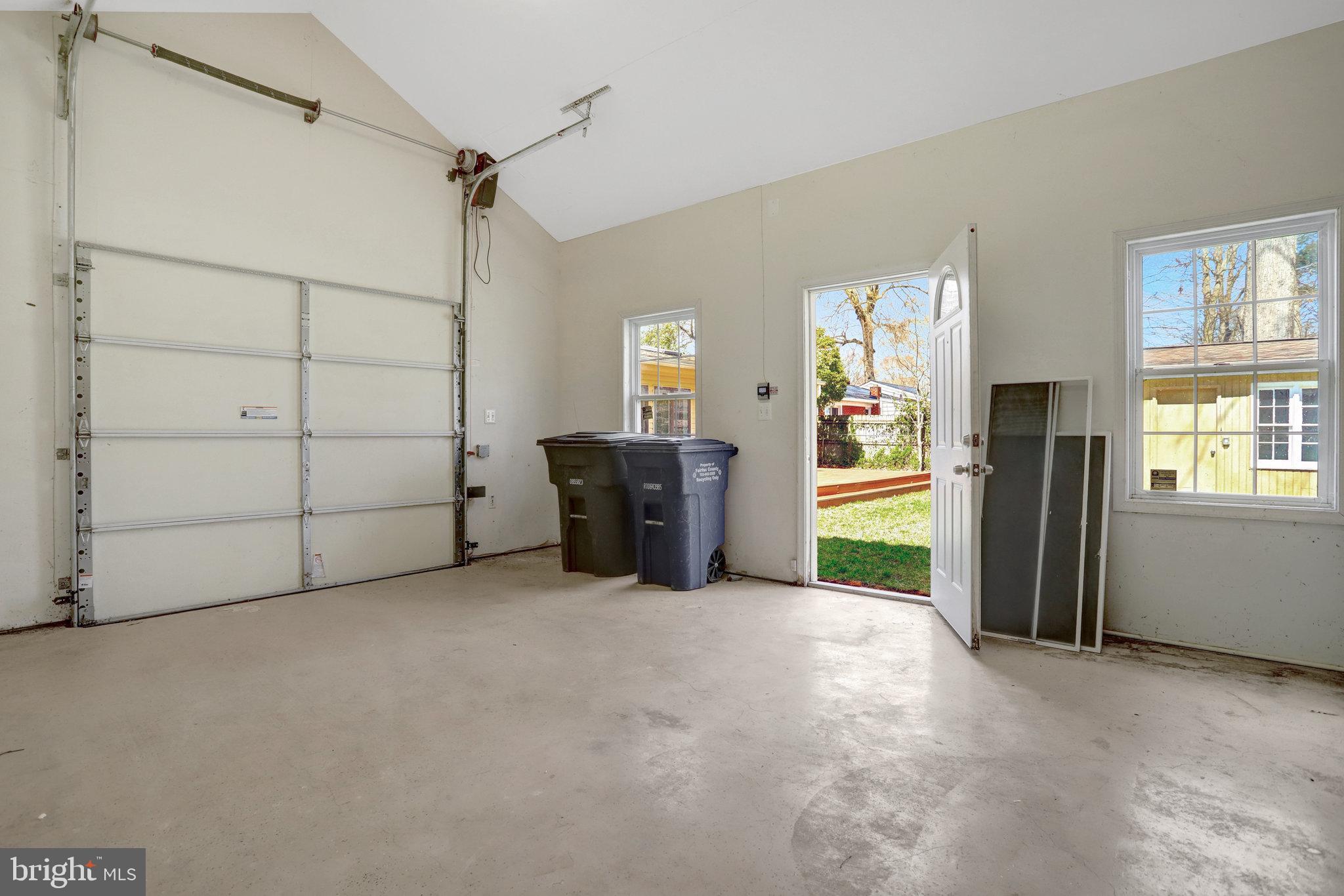 MT VERNON WOODS - Residential Lease