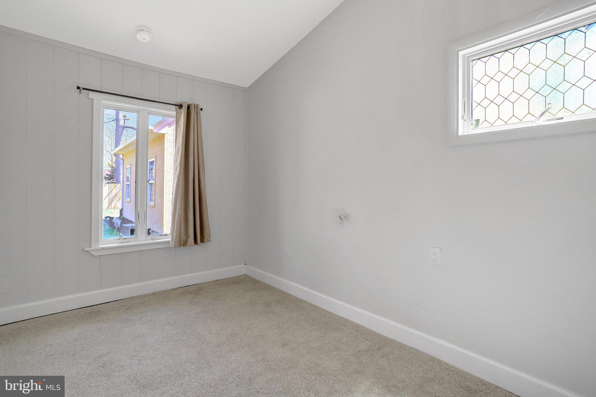 MT VERNON WOODS - Residential Lease