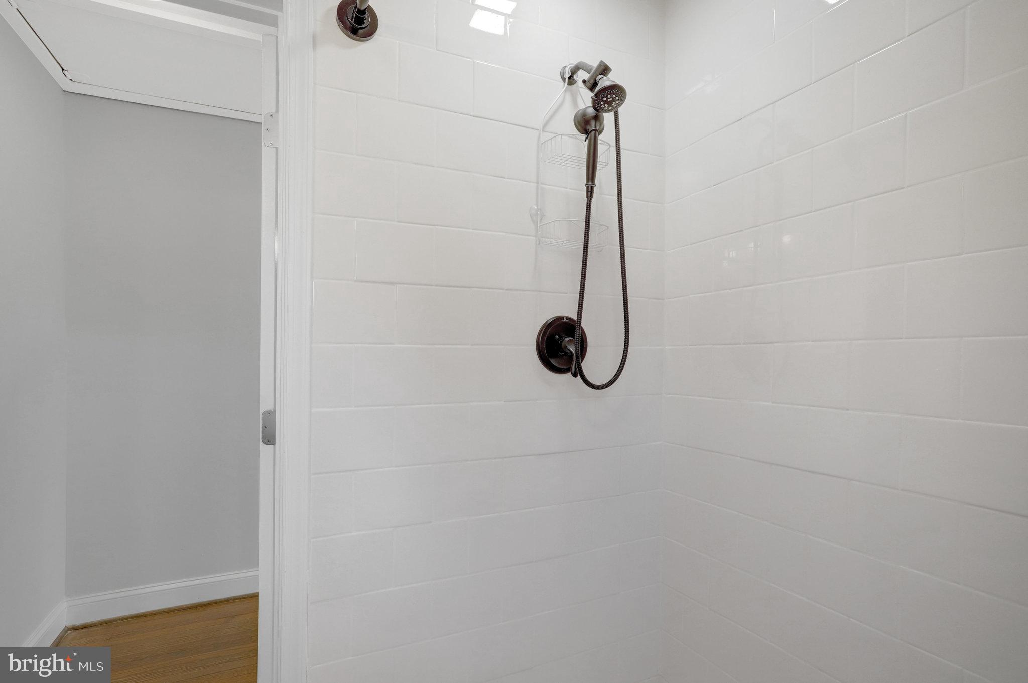 MT VERNON WOODS - Residential Lease