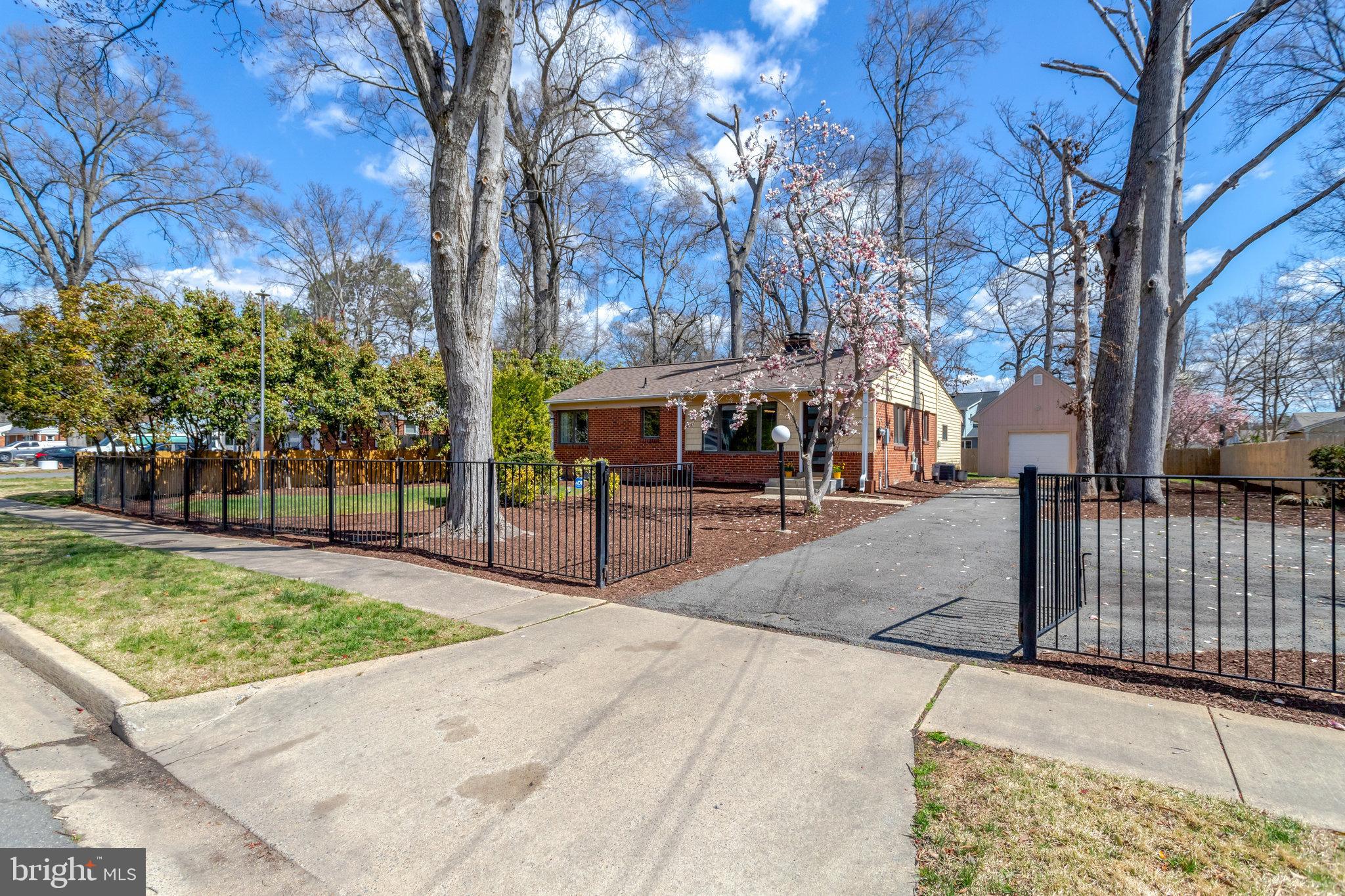 MT VERNON WOODS - Residential Lease