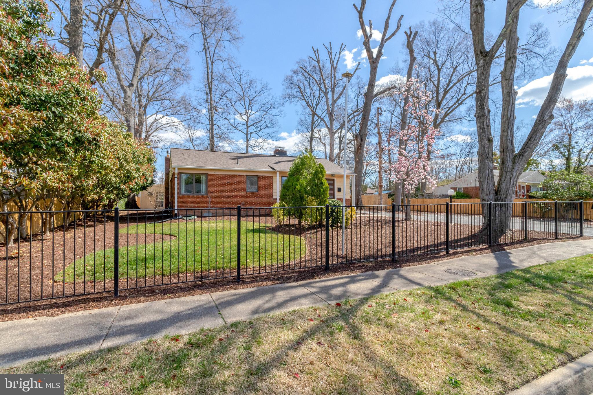 MT VERNON WOODS - Residential Lease