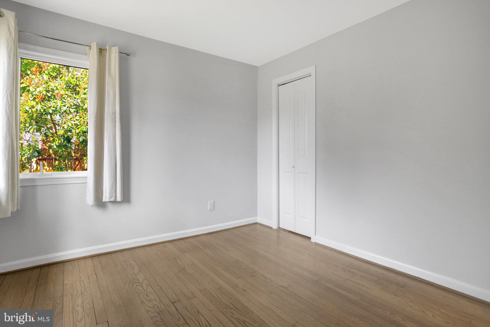 MT VERNON WOODS - Residential Lease