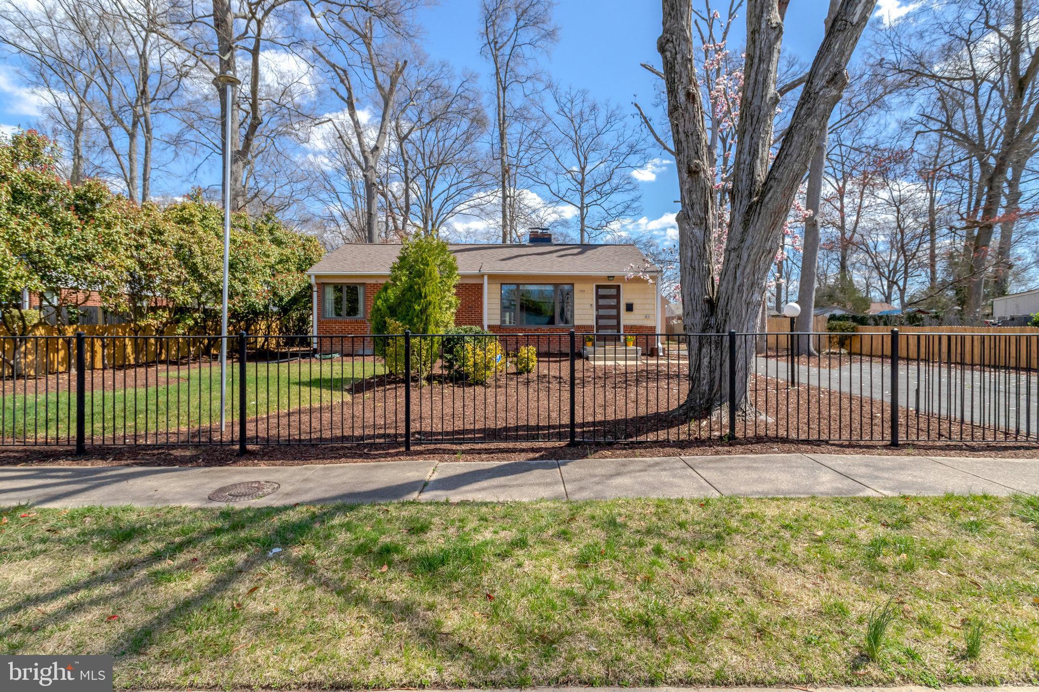 MT VERNON WOODS - Residential Lease