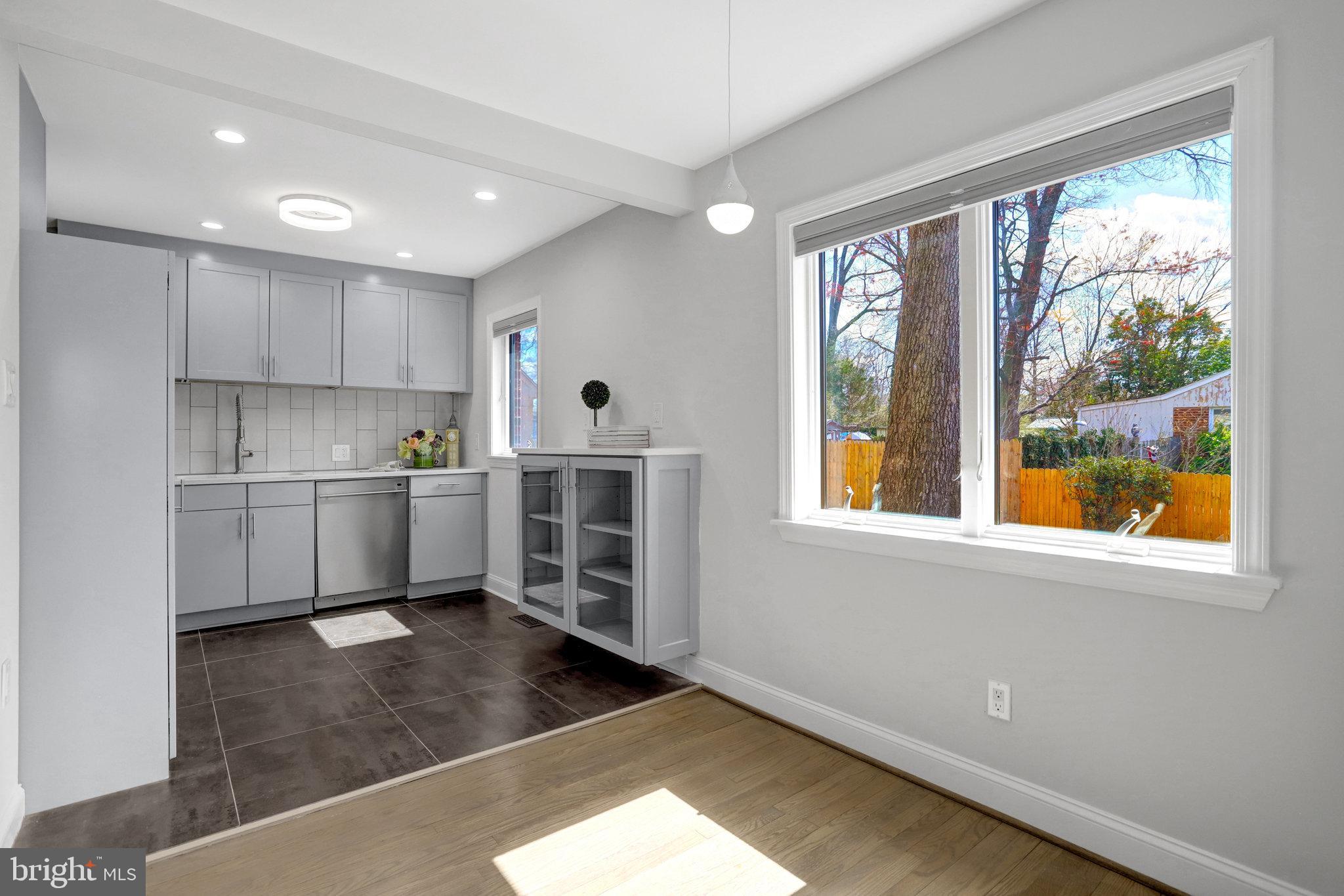 MT VERNON WOODS - Residential Lease