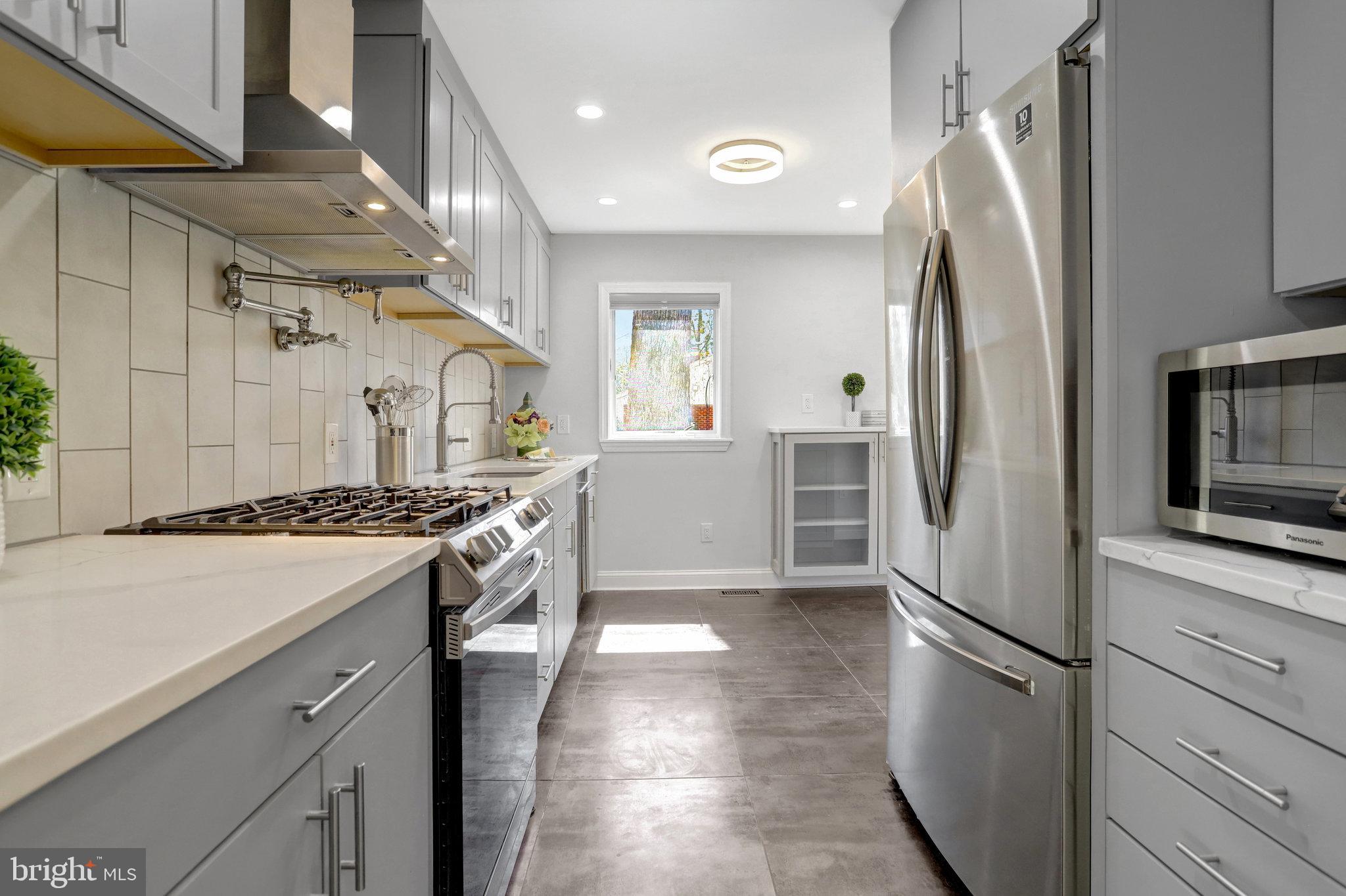 MT VERNON WOODS - Residential Lease