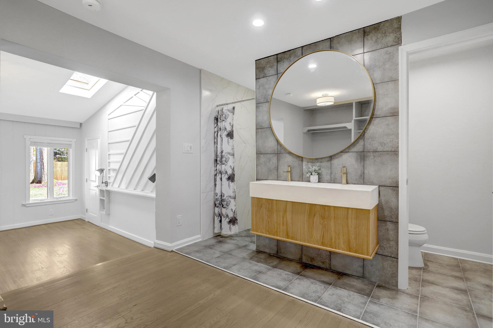 MT VERNON WOODS - Residential Lease