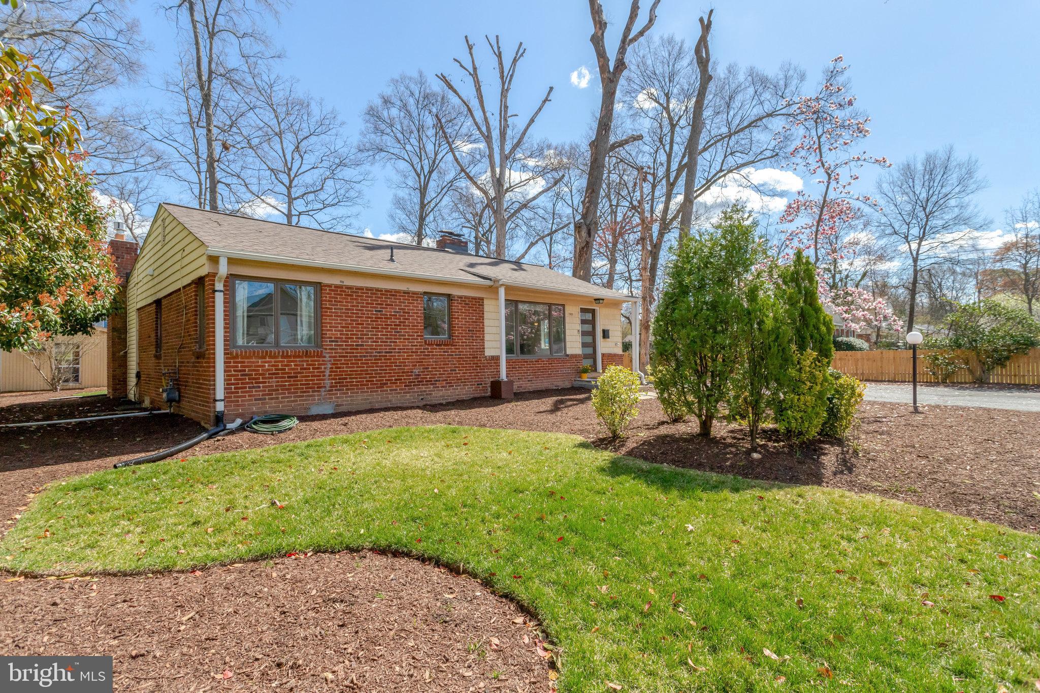 MT VERNON WOODS - Residential Lease