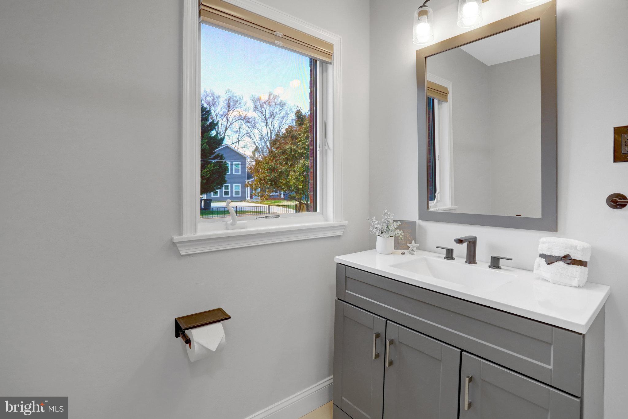 MT VERNON WOODS - Residential Lease