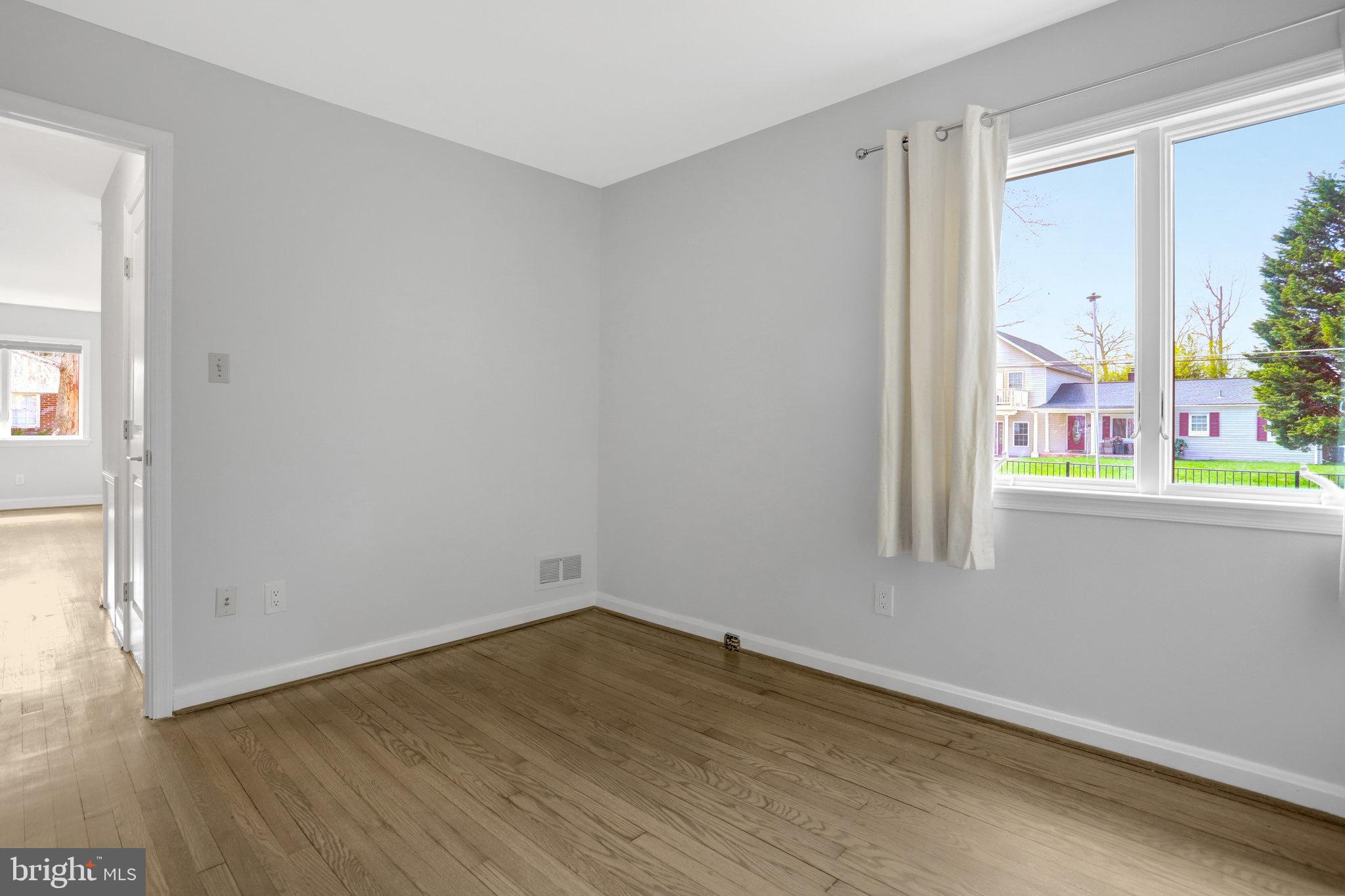 MT VERNON WOODS - Residential Lease