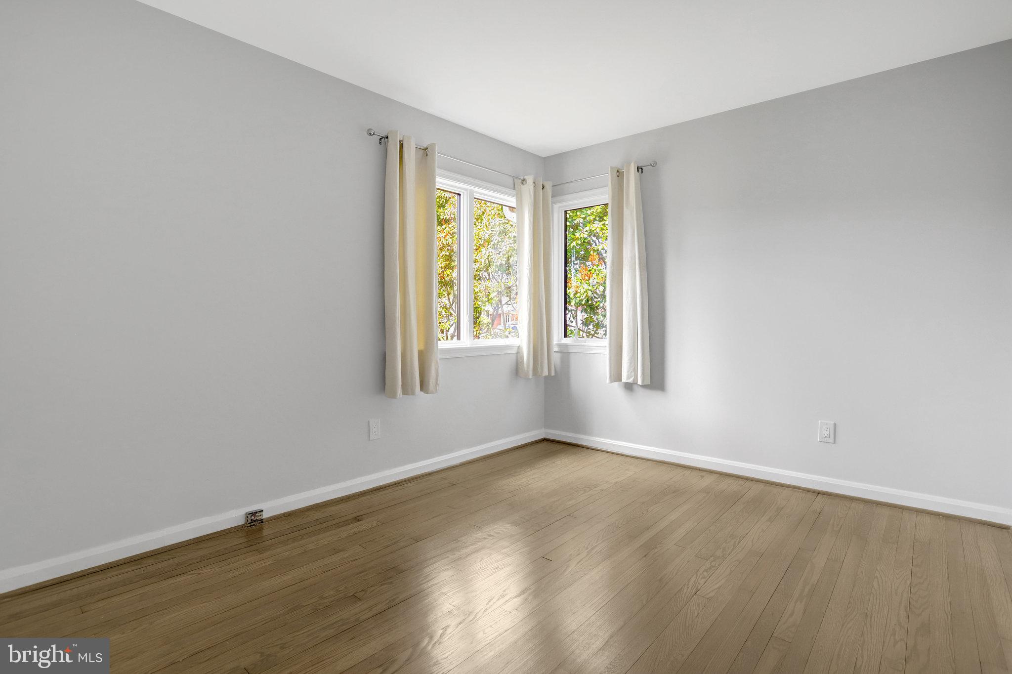 MT VERNON WOODS - Residential Lease