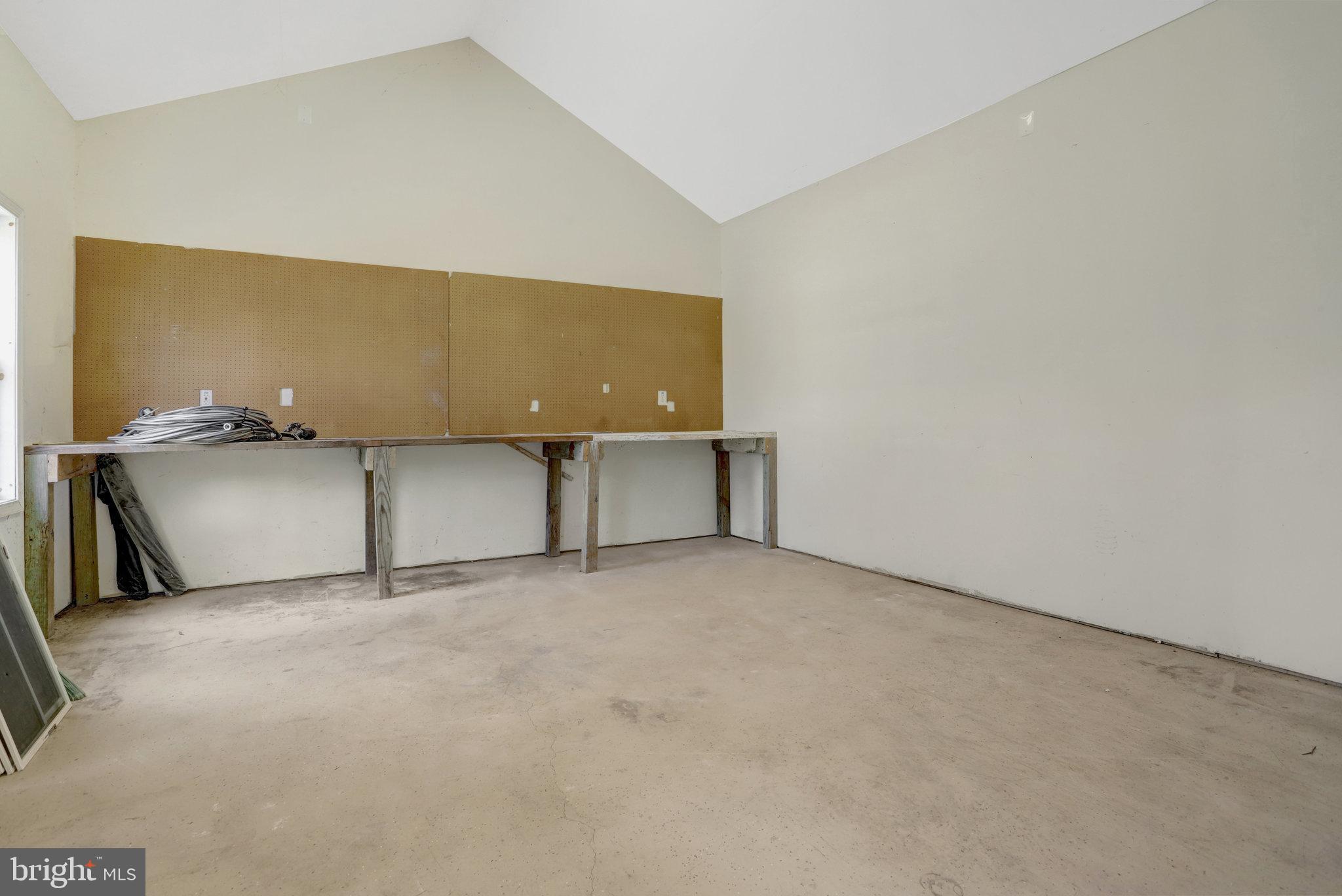 MT VERNON WOODS - Residential Lease