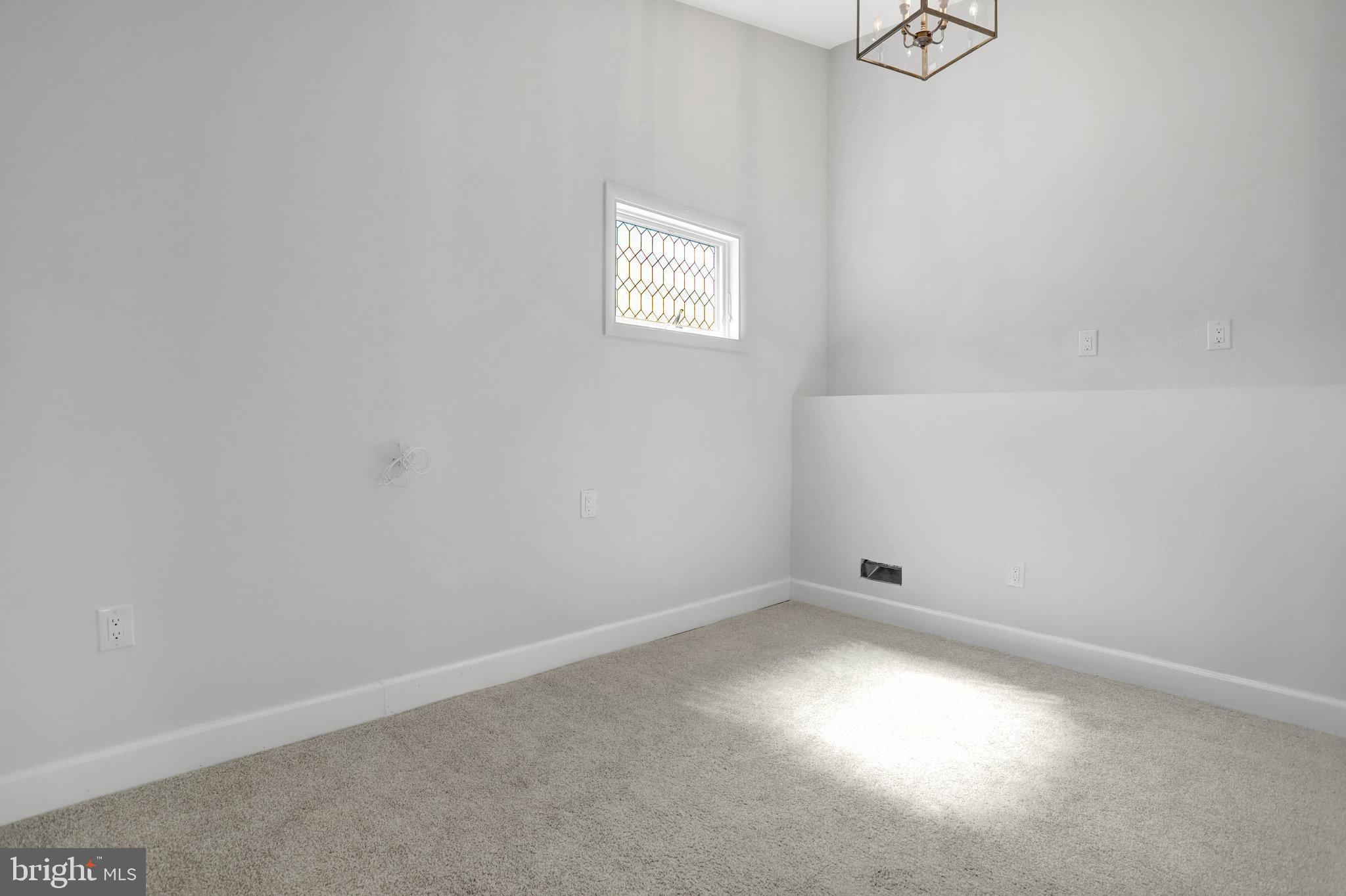 MT VERNON WOODS - Residential Lease