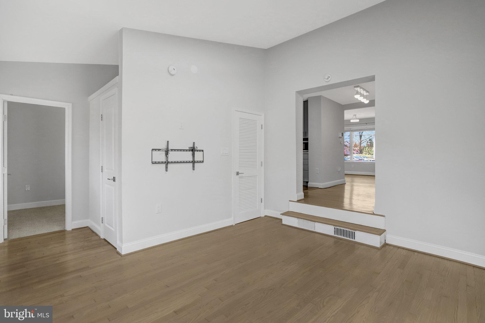 MT VERNON WOODS - Residential Lease