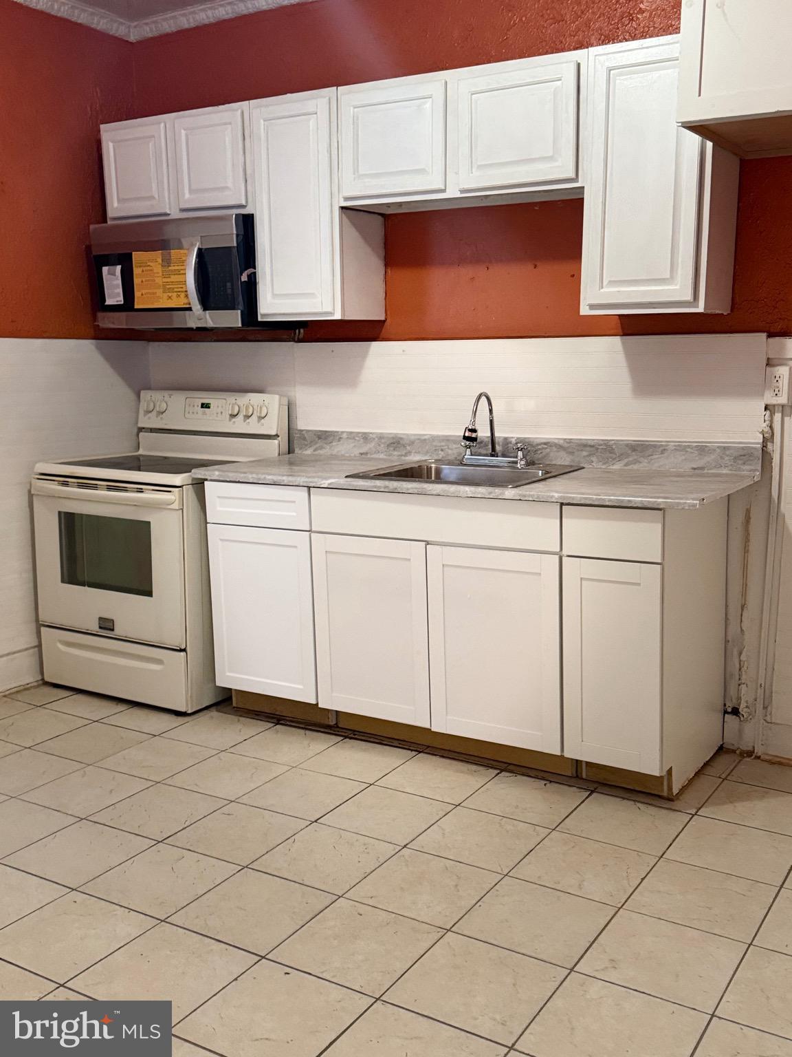 205 E 24TH STREET
