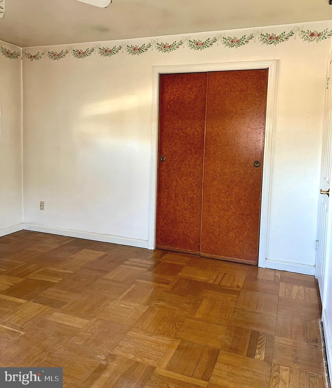 DEKALB MANOR - Residential