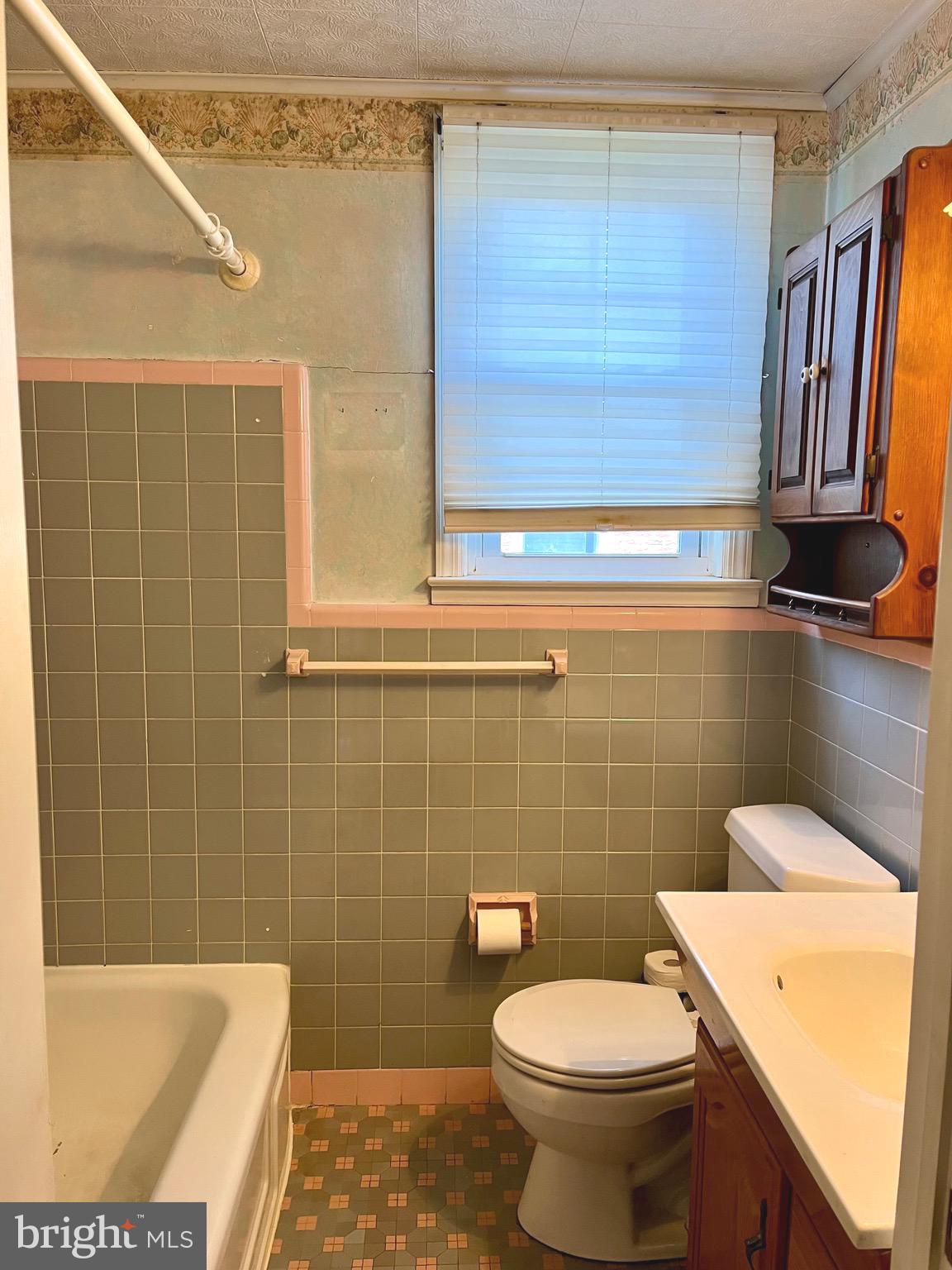 DEKALB MANOR - Residential