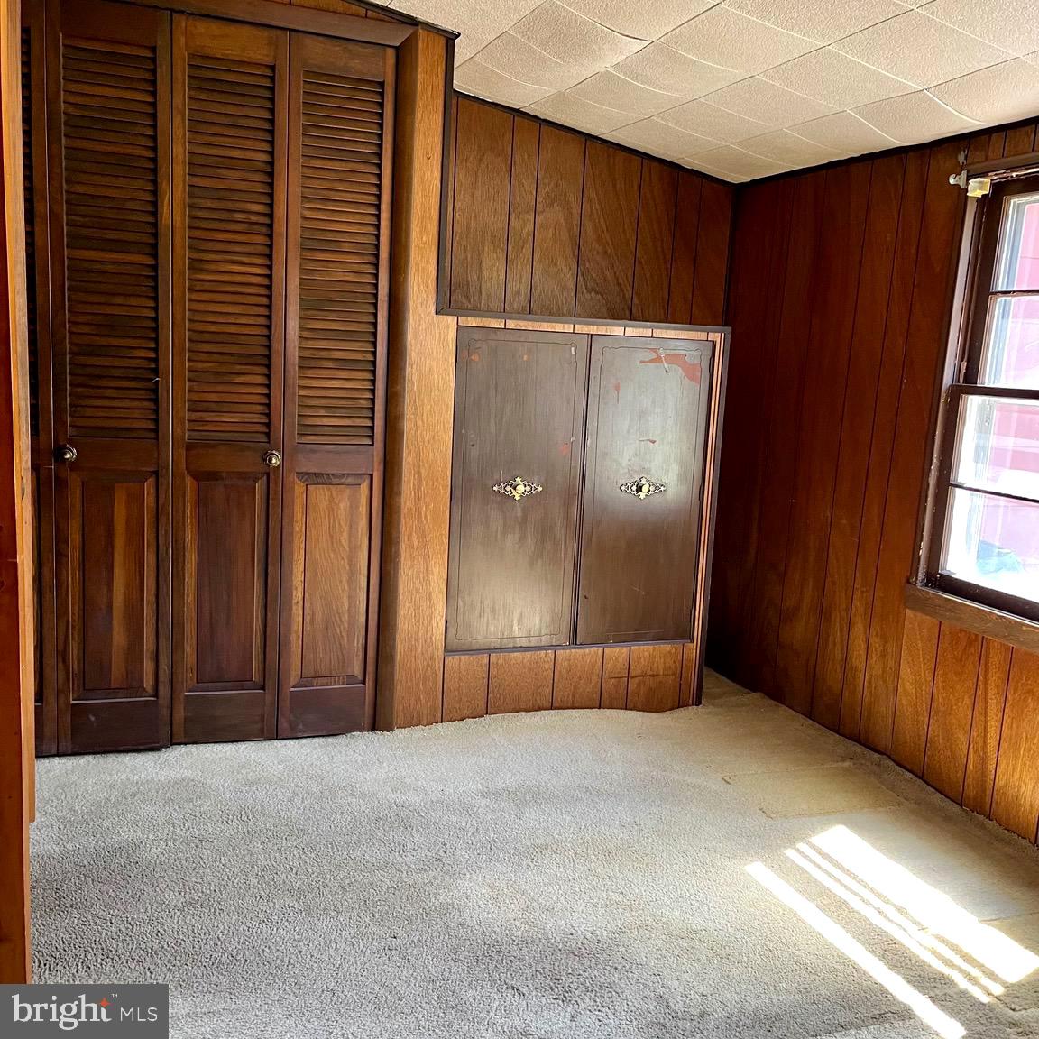 DEKALB MANOR - Residential