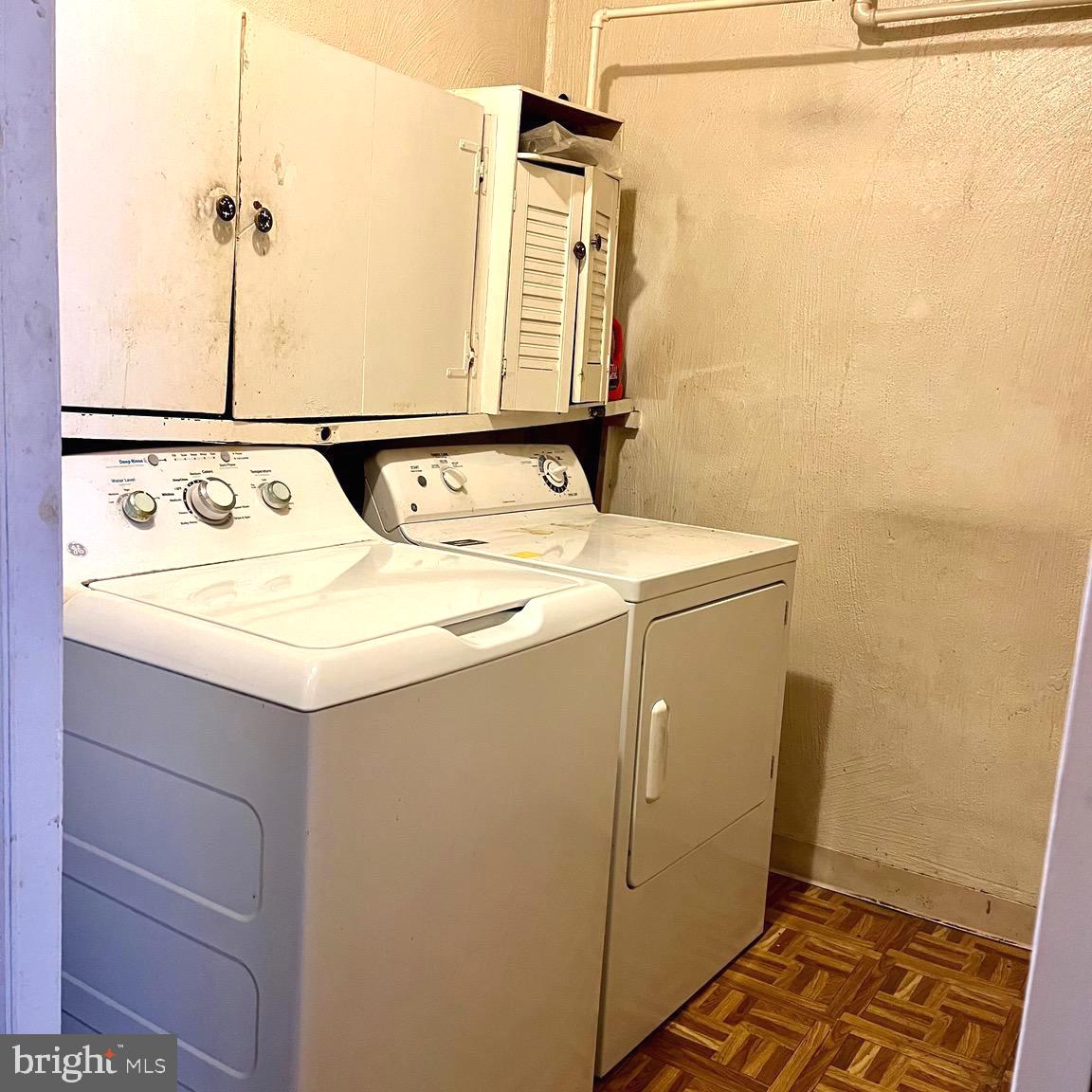 DEKALB MANOR - Residential