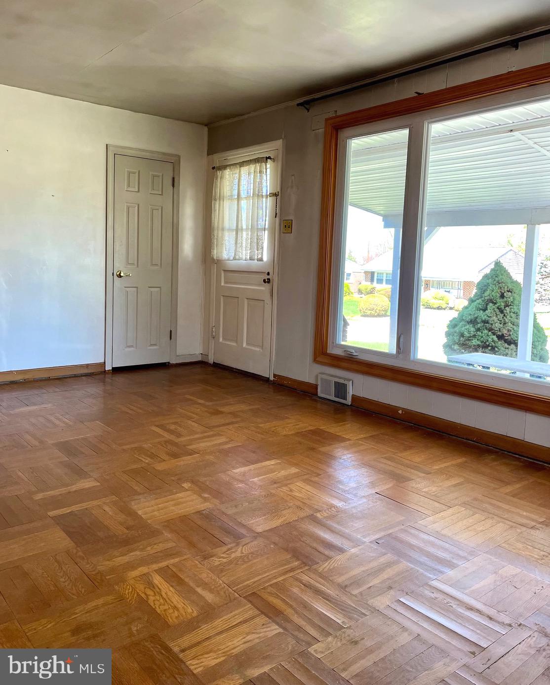 DEKALB MANOR - Residential