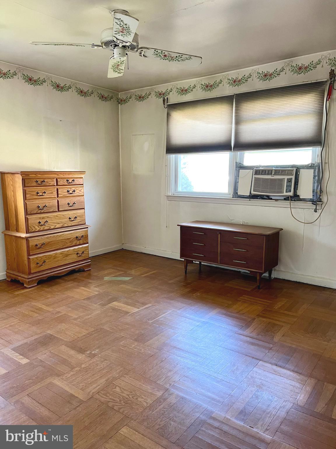 DEKALB MANOR - Residential