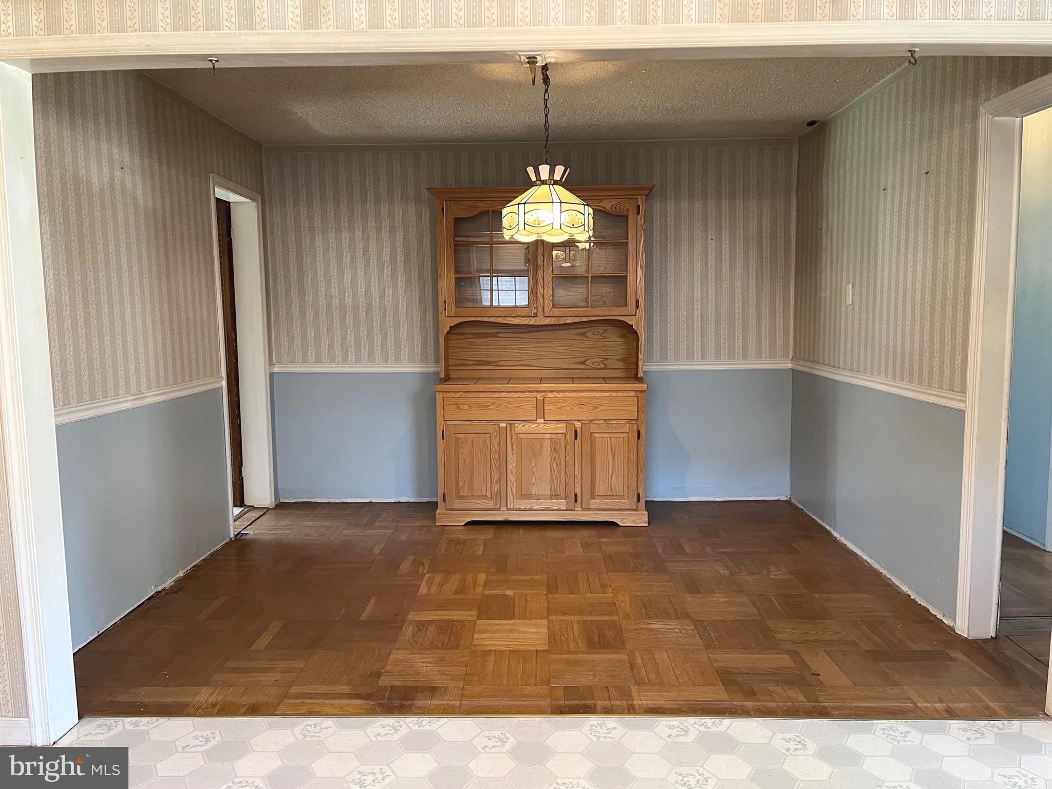 DEKALB MANOR - Residential