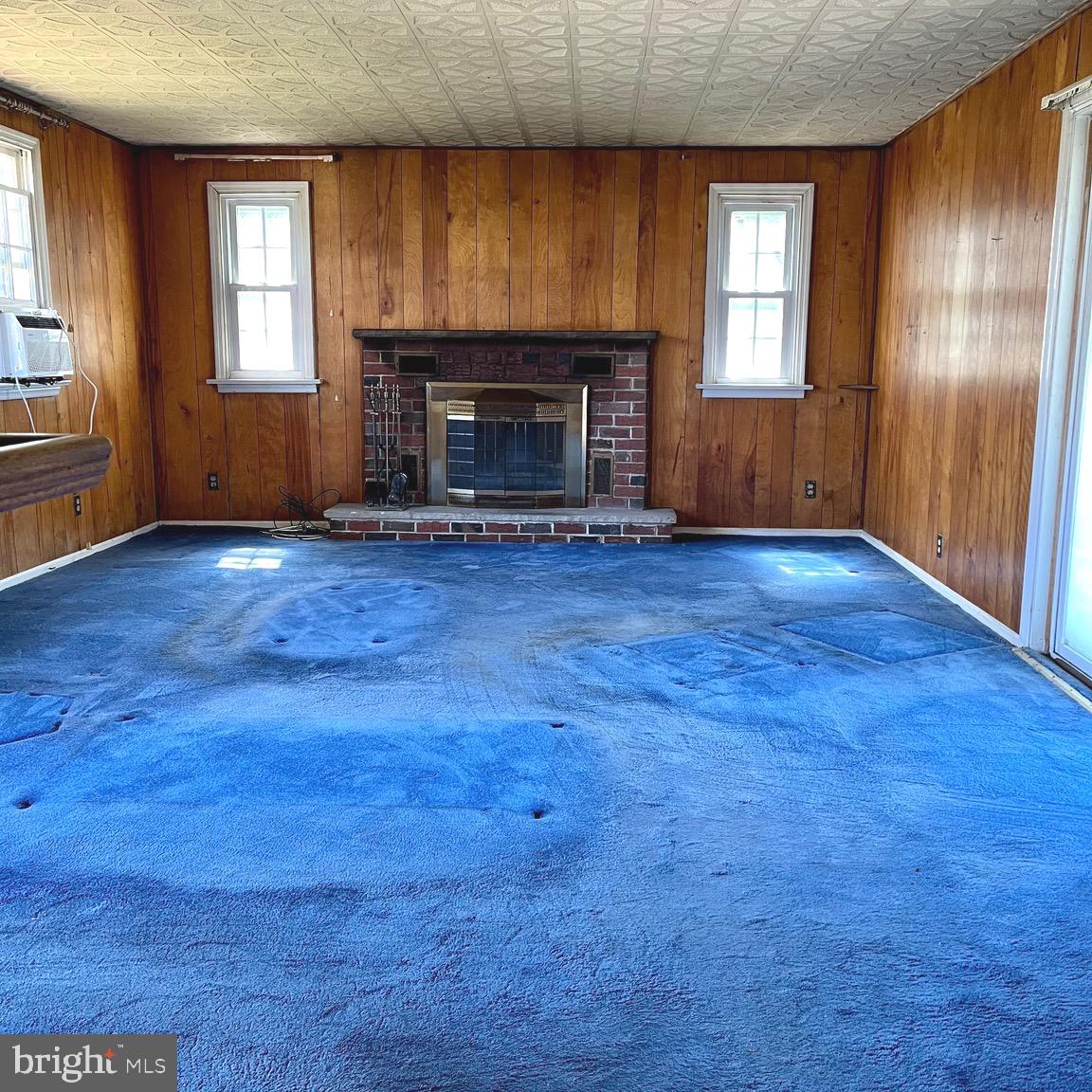 DEKALB MANOR - Residential