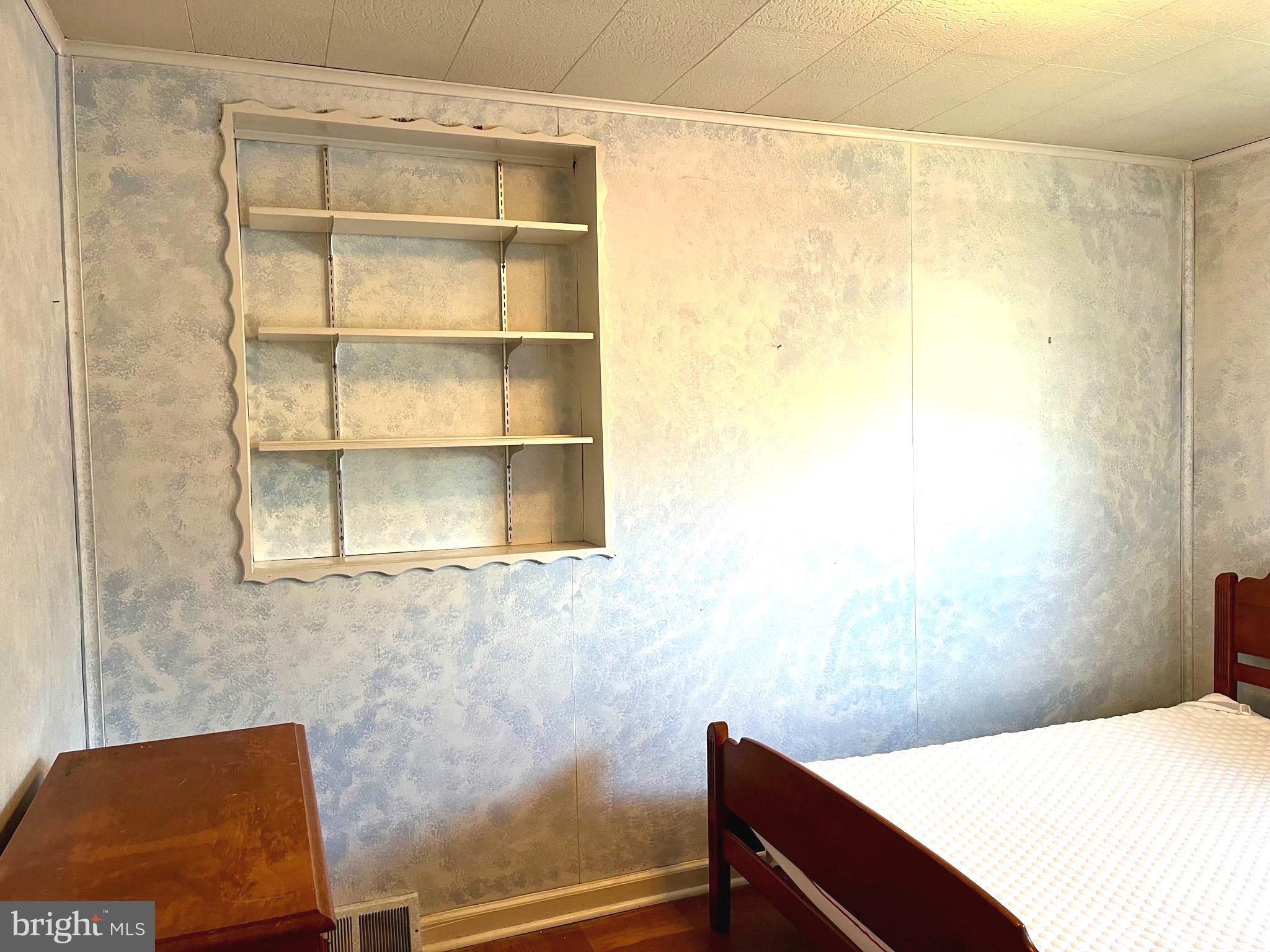 DEKALB MANOR - Residential