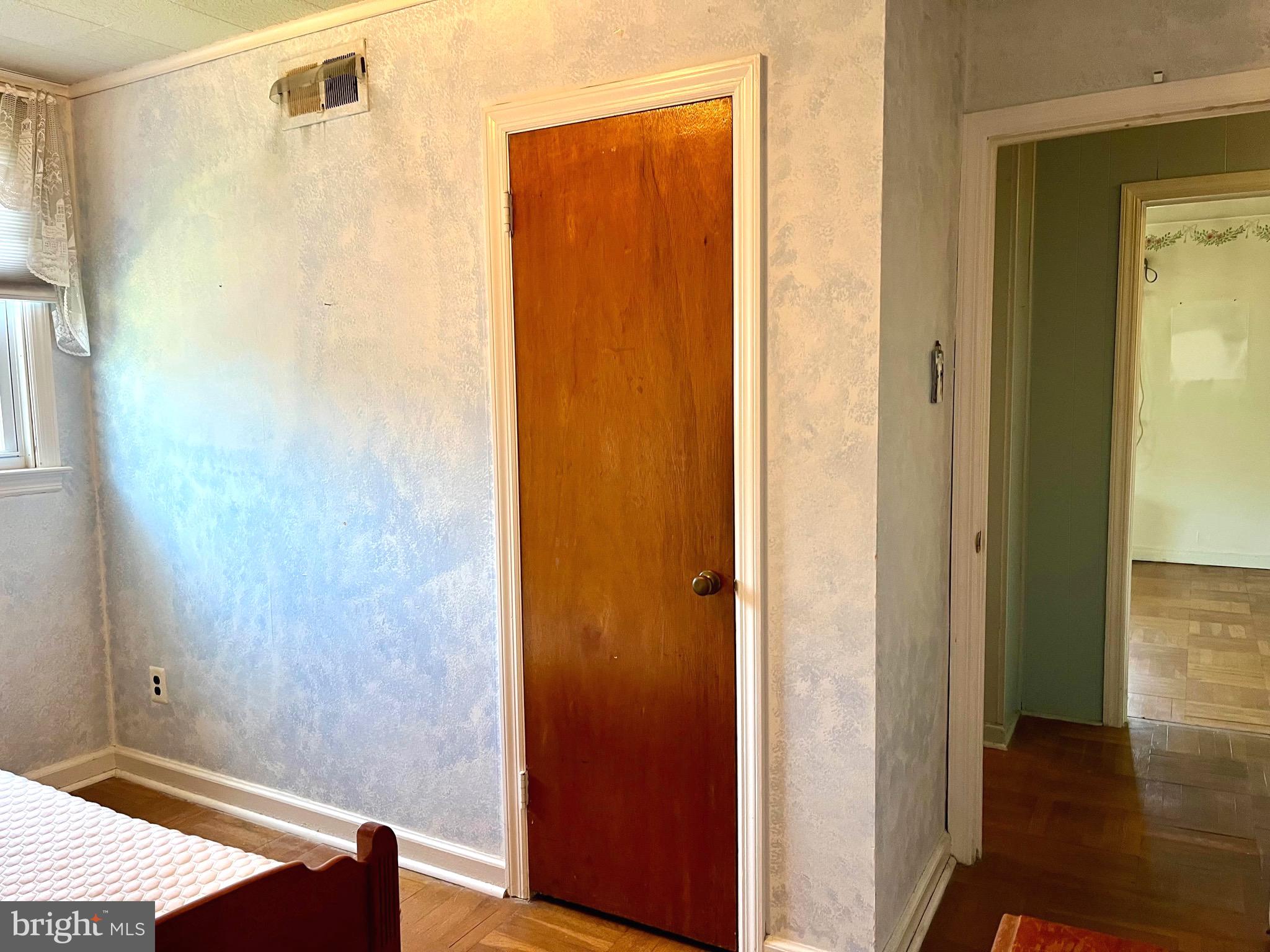 DEKALB MANOR - Residential