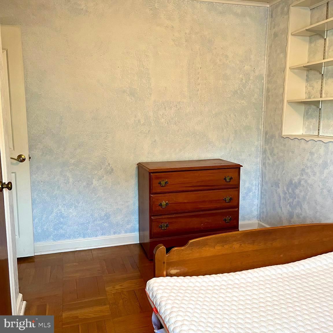 DEKALB MANOR - Residential