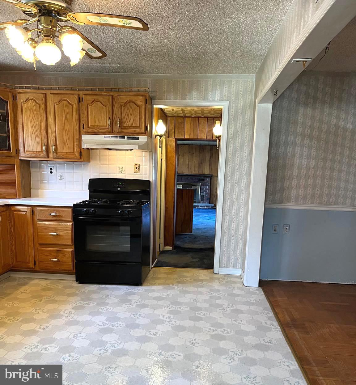 DEKALB MANOR - Residential