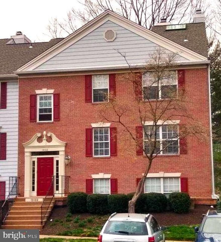 Welcome to the Heights at Penderbrook Community! This beautiful second floor 2 bed/2 full bath condo receives wonderful natural light, and features updated flooring and kitchen.  Nestled conveniently close to Fair Oaks Mall, Fairfax Corner, and more with easy access to I-66 and Fairfax County Parkway. Relax in the sunroom while over looking the golf course, or enjoy a warm fire in the spacious living room. Parking space #418. Thank you and please contact the listing agent with any questions.