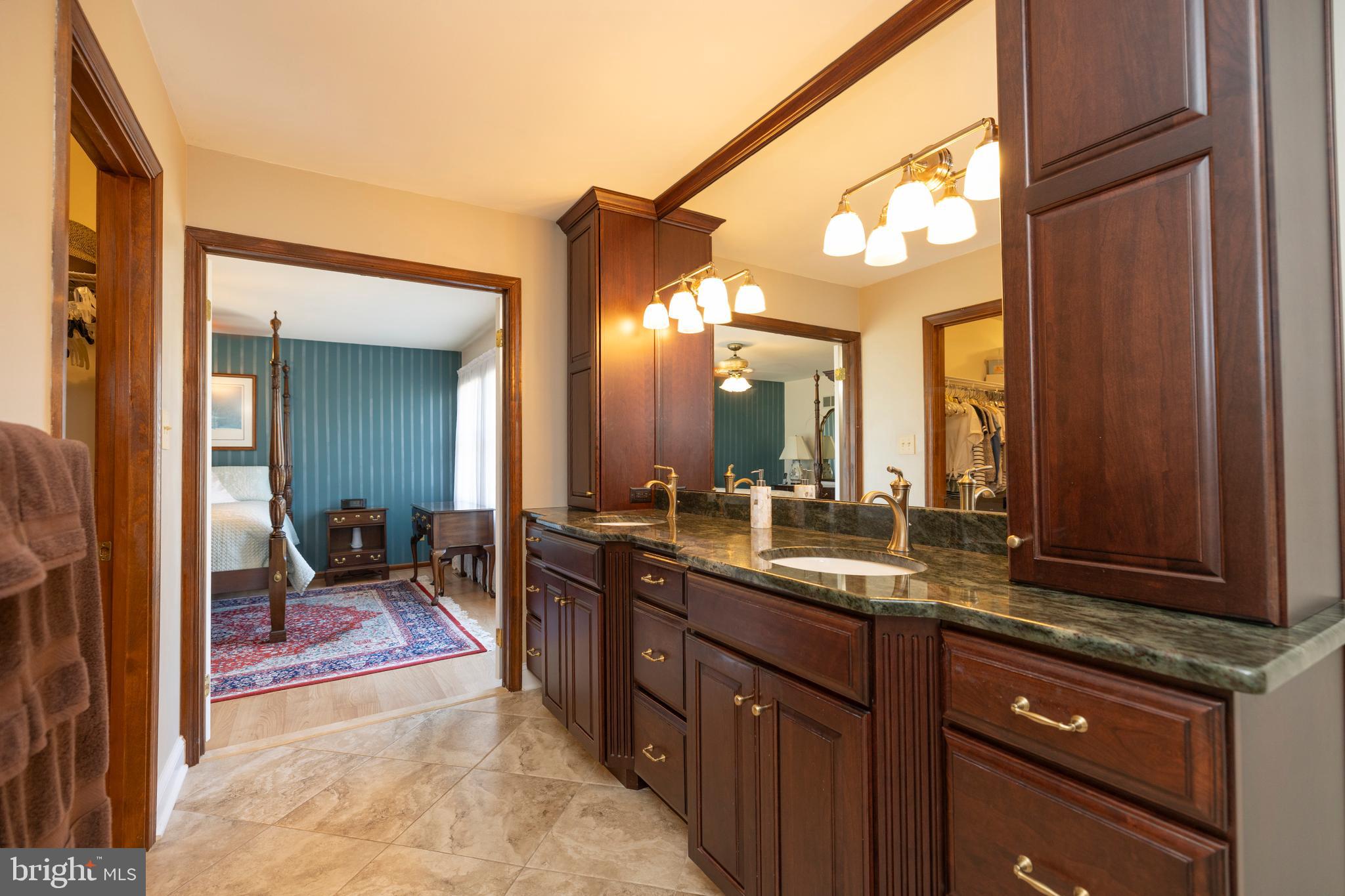 LOMBARD ACRES - Residential