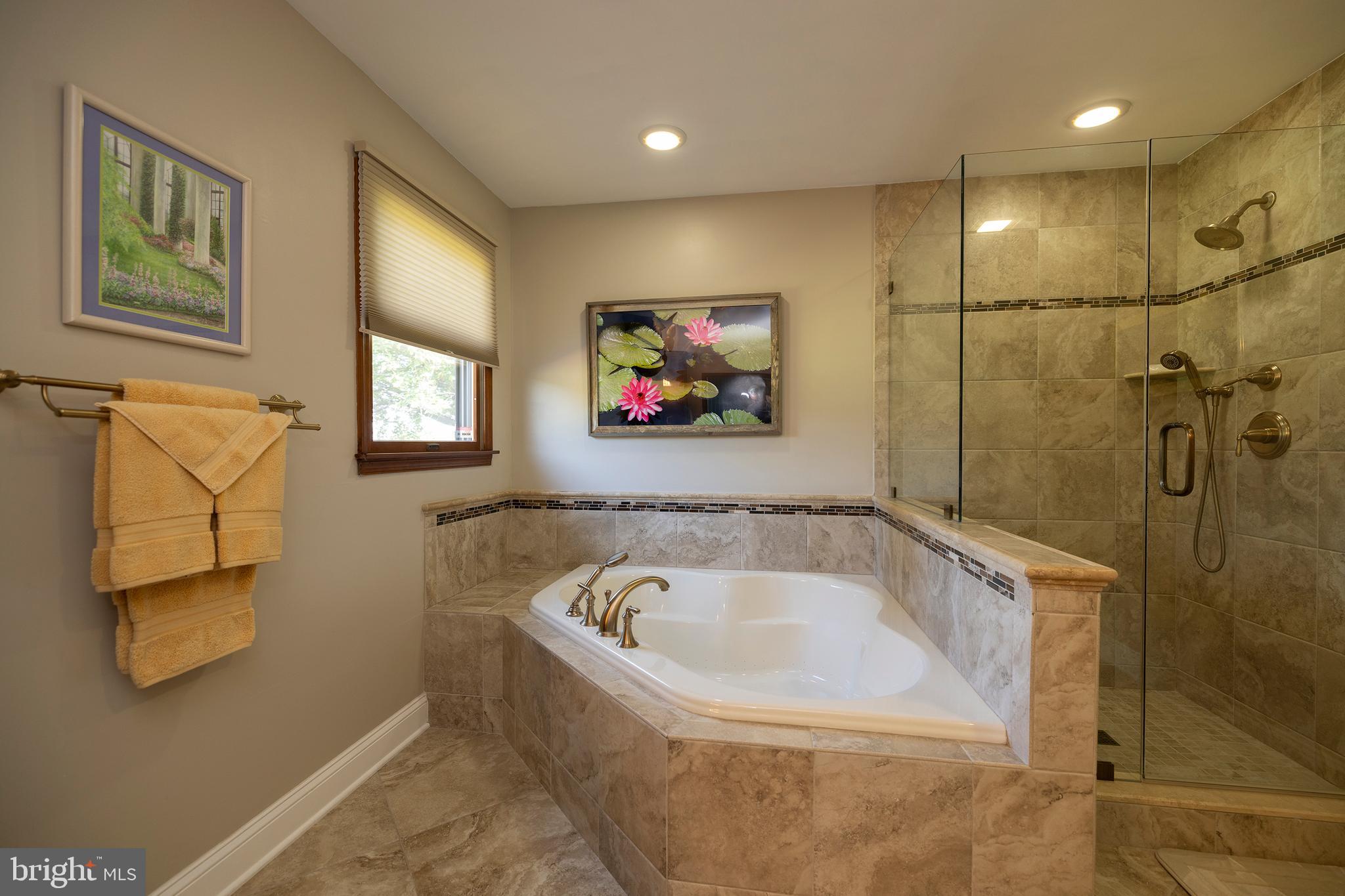 LOMBARD ACRES - Residential