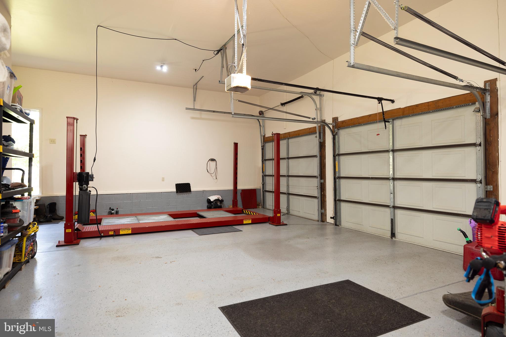 LOMBARD ACRES - Residential