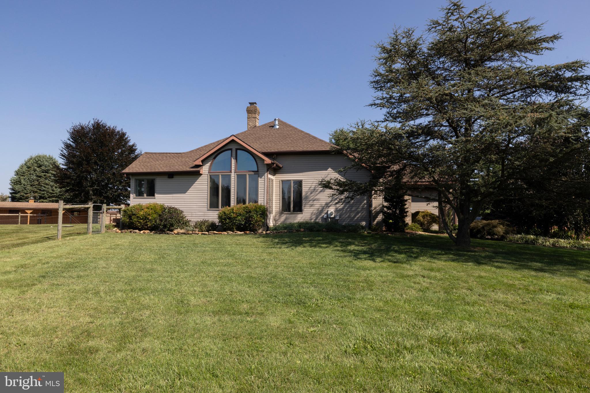 LOMBARD ACRES - Residential