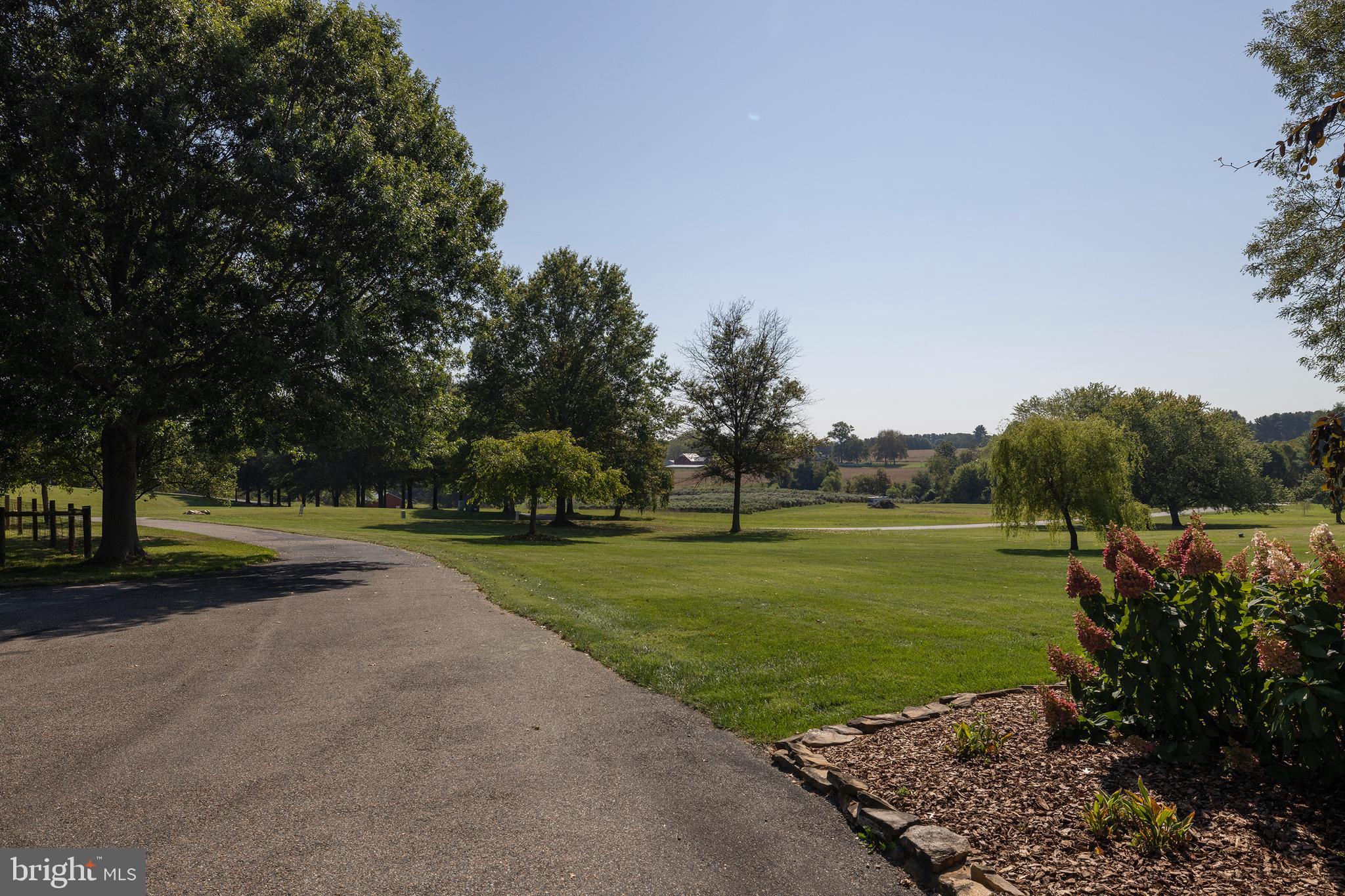 LOMBARD ACRES - Residential