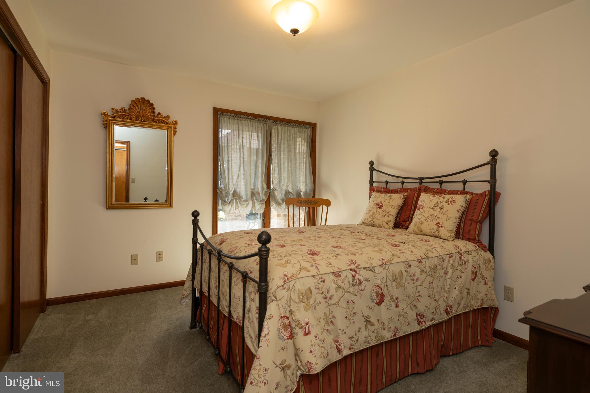 LOMBARD ACRES - Residential