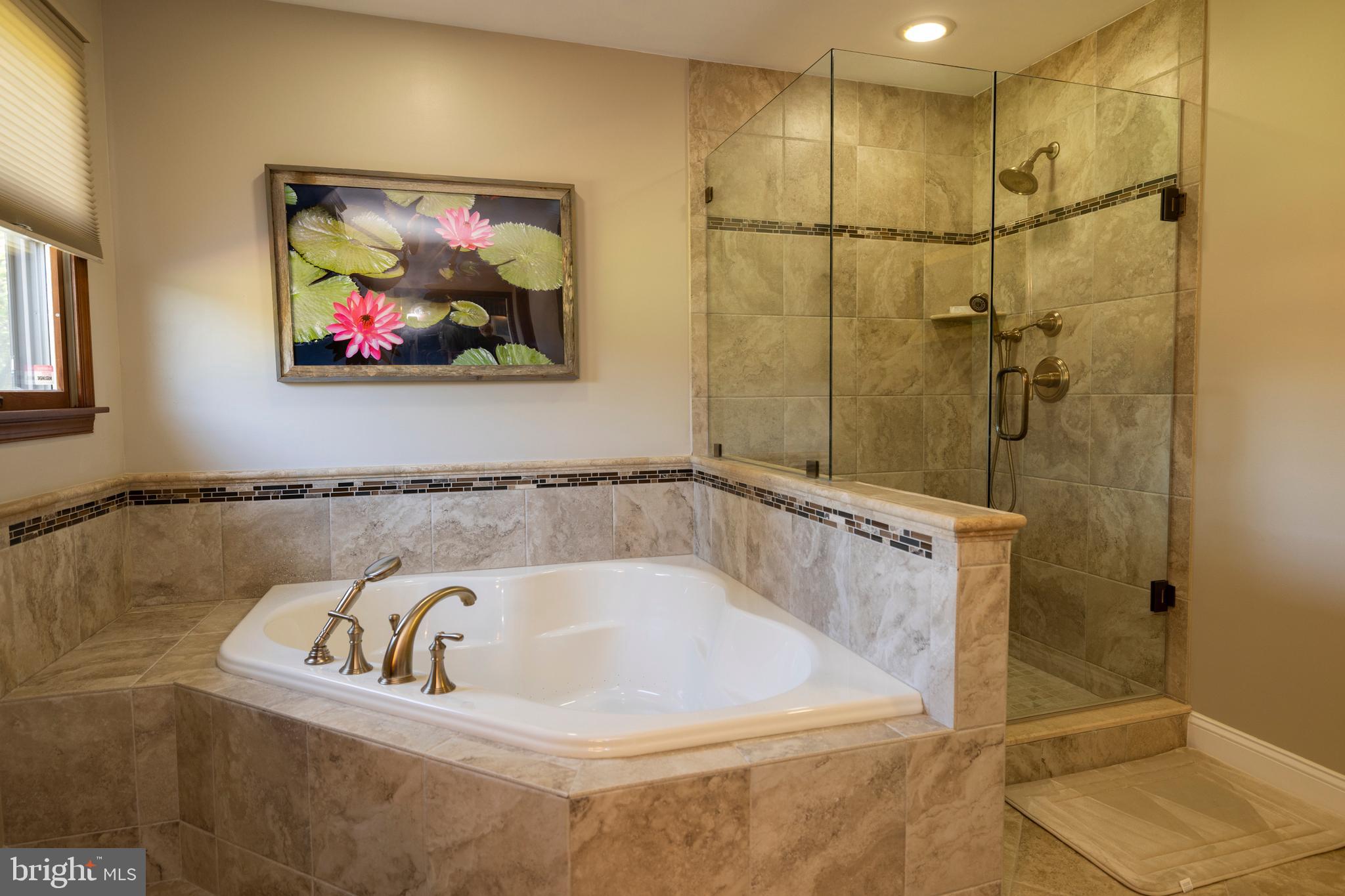 LOMBARD ACRES - Residential