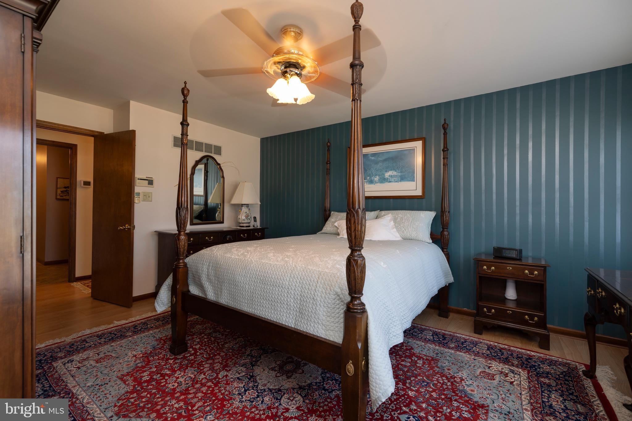 LOMBARD ACRES - Residential