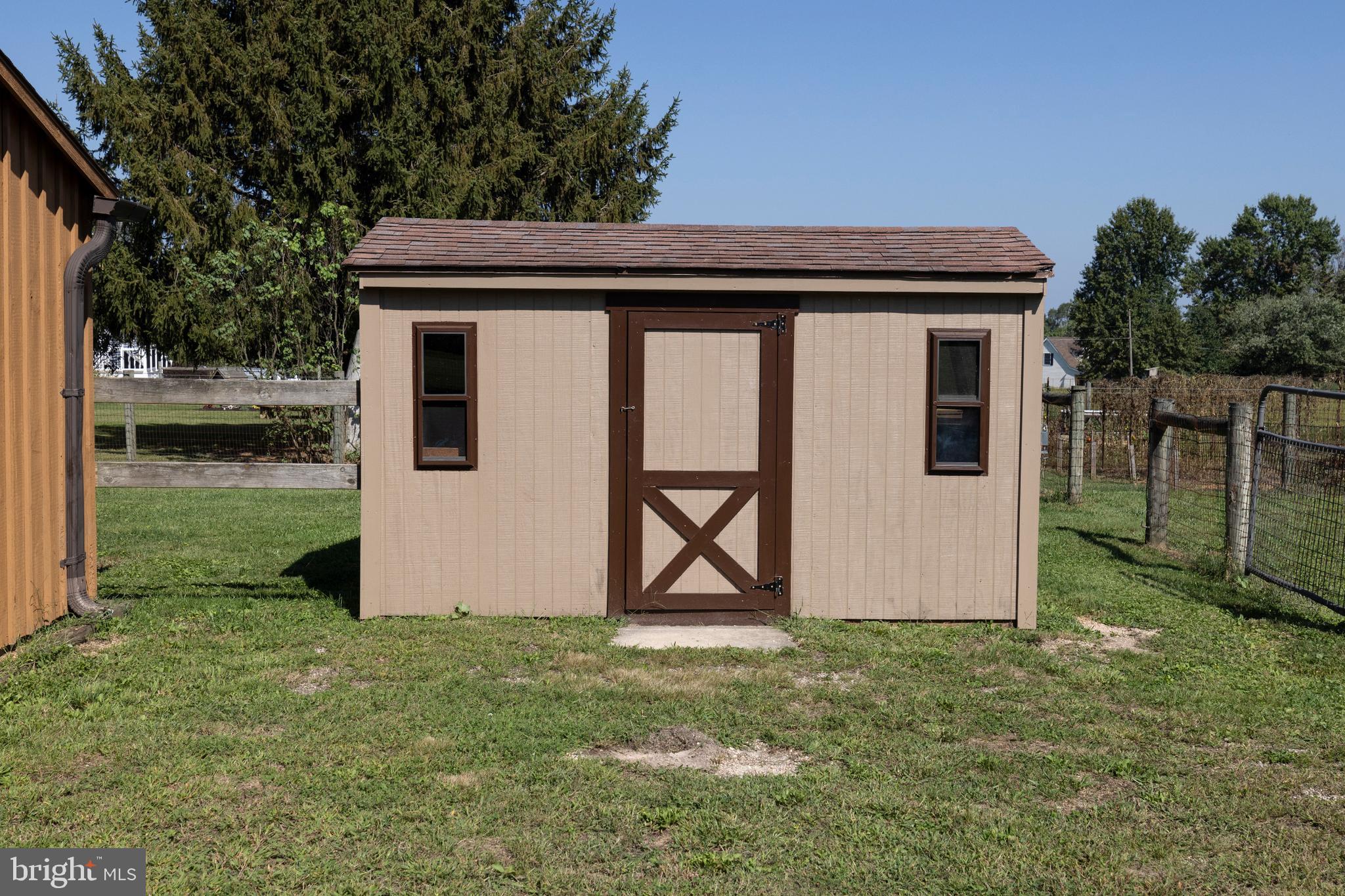 LOMBARD ACRES - Residential